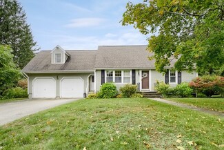13 Forest Hill Dr, Rutland, MA 01543