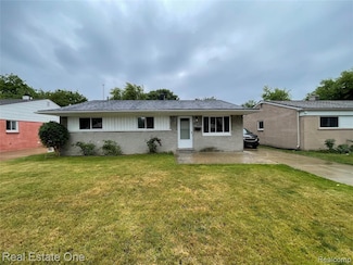 13211 Albany St, Oak Park, MI 48237