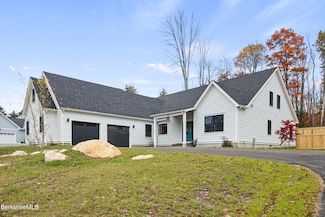 6 Thrushwood Ln, Great Barrington, MA 01230
