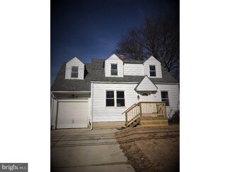 109 E Evesham Ave, Magnolia, NJ 08049