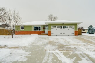 2520 N 7th St, Bismarck, ND 58503