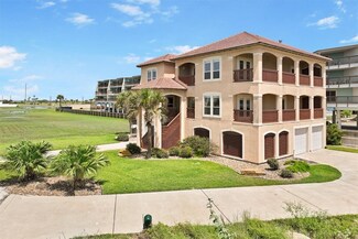 110 Mariners Dr, Port Aransas, TX 78373