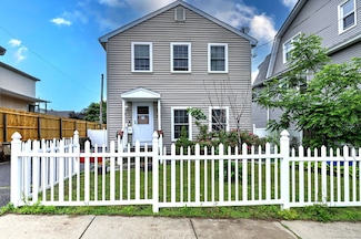 322 Greenfield St, Fairfield, CT 06825