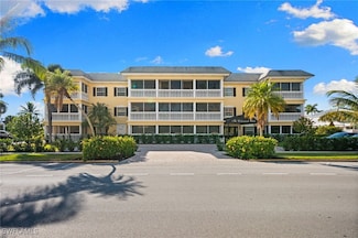 666 3rd St S Unit 106, Naples, FL 34102