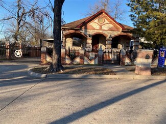 1008 W Cantey St, Fort Worth, TX 76110
