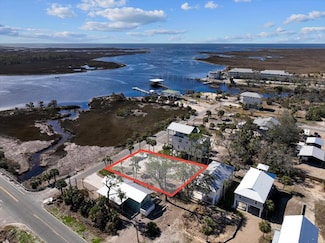 205 NW First Ave, Steinhatchee, FL 32359