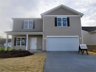 844 Sage Hill Dr, Jamestown, NC 27282