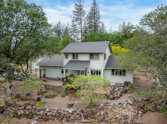 200 Rene Dr, Shady Cove, OR 97539