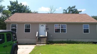 306 Lake St, Lakehurst, NJ 08733