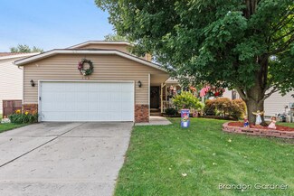 466 Harp St SE, Grand Rapids, MI 49548