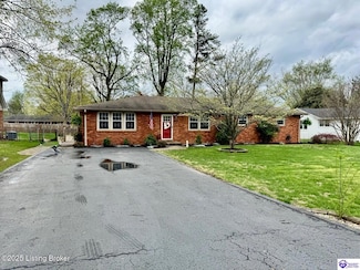 2725 Mohawk Dr, Bowling Green, KY 42104