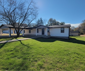 136 Moore St, Wellford, SC 29385