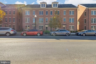 935 Sycamore Dr SE, Washington, DC 20032