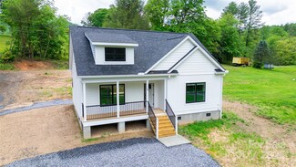 24 Queen Annes Dr, Cullowhee, NC 28723