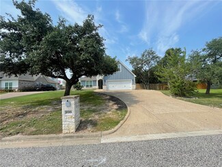 898 Hereford St, College Station, TX 77840