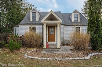 30115 Munger Dr, Livonia, MI 48154