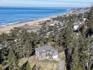 95030 Pacific Vista Dr, Gold Beach, OR 97444