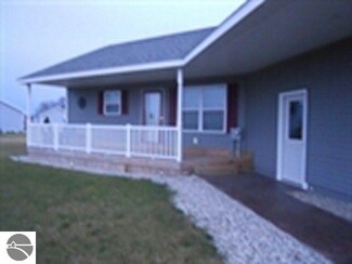6331 W County Line Rd, Buckley, MI 49620