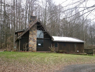 494 Gilmore Rd, New Castle, PA 16102