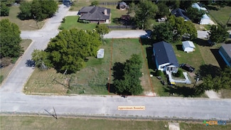 1505 School St, Gonzales, TX 78629