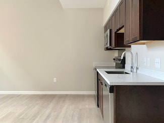 6 Chatham St Unit 205, Worcester, MA 01609