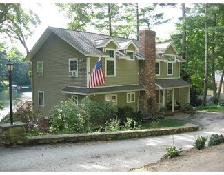 72 S Shore Dr, Sturbridge, MA 01566