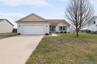 540 Sky Way Dr, Oregon, OH 43616