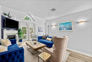 668 Glenbrook Rd Unit 25, Stamford, CT 06906