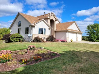 5296 Salem Ln, Loretto, MN 55357