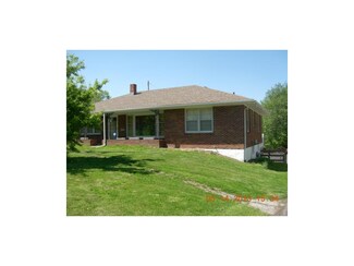 10906 E 35th St S, Independence, MO 64052