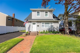 2906 Oceanside Rd, Oceanside, NY 11572