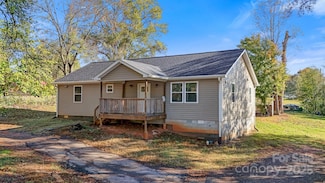1275 32nd St SE, Conover, NC 28613
