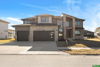21119 Ellison Ave, Elkhorn, NE 68022
