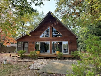 1412 Lake James Dr, Prudenville, MI 48651