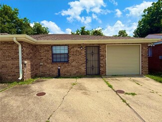 6246 Erin Dr, New Orleans, LA 70126