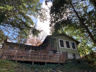 215 Lake Rd, Saylorsburg, PA 18353