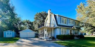 2207 N Adams St, Hutchinson, KS 67502