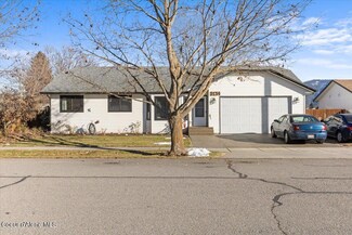 9134 N Orange Blossom Dr, Hayden, ID 83835