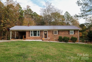 256 Forest Hill Dr, Denton, NC 27239