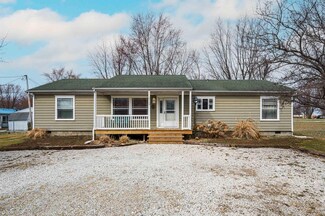 9139 S Fern Ln, Claypool, IN 46510