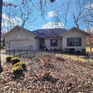 2 Skeinah Cir, Cherokee Village, AR 72529