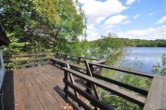 68 Porcupine Point, Tolland, MA 01034