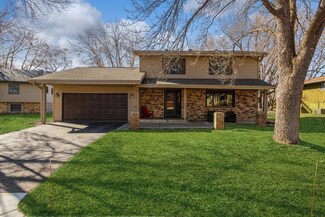 6755 Cottonwood Ln N, Maple Grove, MN 55369
