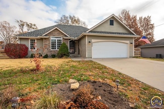 1022 SW Morna Dr, Topeka, KS 66604