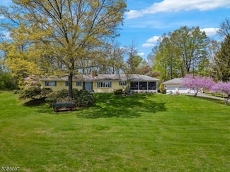 1 Cottontail Ln, Columbia, NJ 07832
