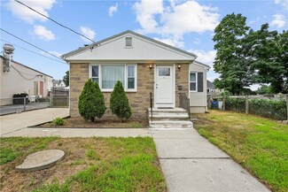 6 Blaine St, Johnston, RI 02919