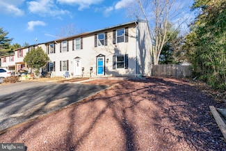 529 W Loch Lomond Dr, Sicklerville, NJ 08081