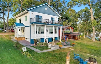 E13609 Idlewild Rd, Merrimac, WI 53561