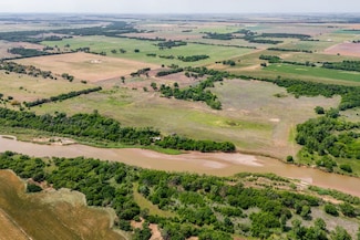 16873 County Road 1000, Lamont, OK 74643