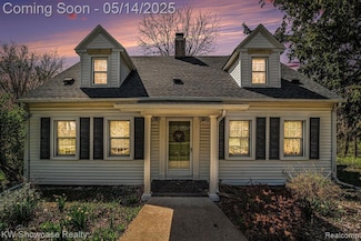 3125 N Adams Rd, Bloomfield Hills, MI 48304